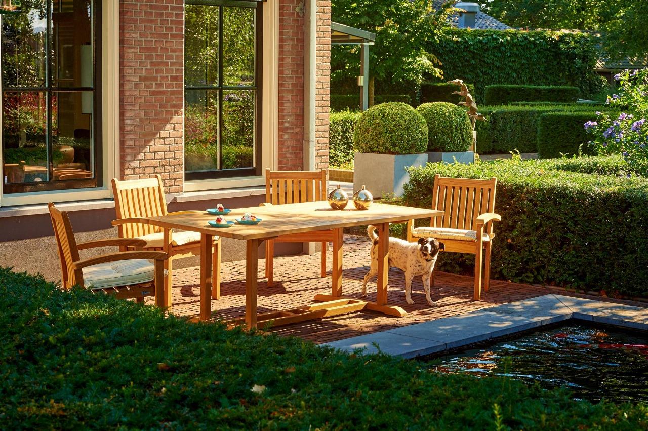 Can Teak Furniture Withstand All Climates?